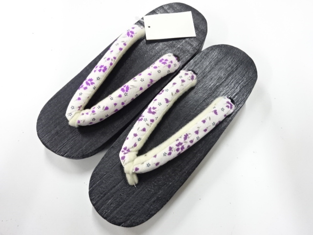 未使用品　桐下駄(24センチ)